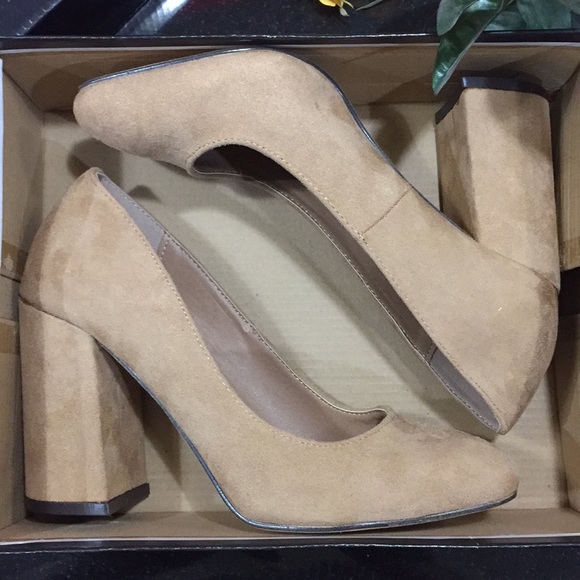 Michael Antonio TAN Hax Closed Toe D-Orsay - Shoe - Picture 3 of 3